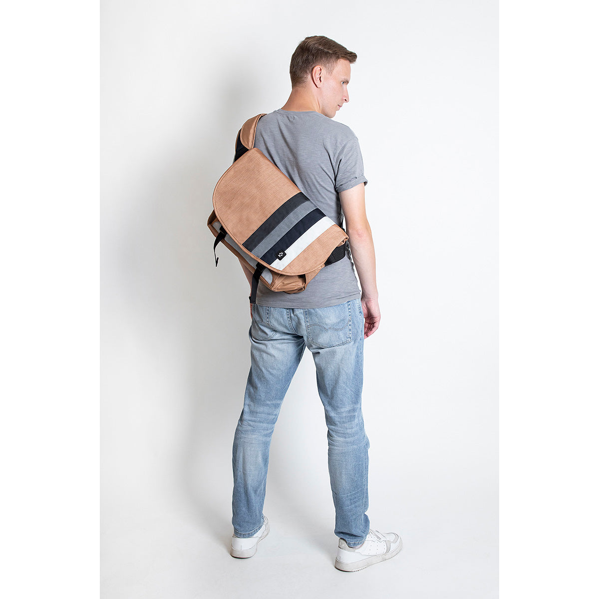 Dinky Di Messenger 16" Classic